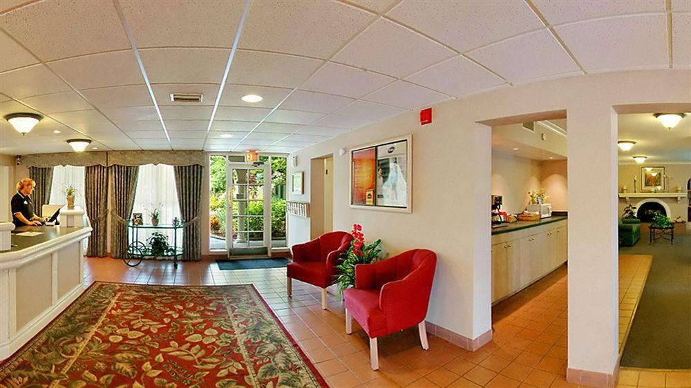 Red Roof Inn Tampa Bay - St. Petersburg Bagian luar foto