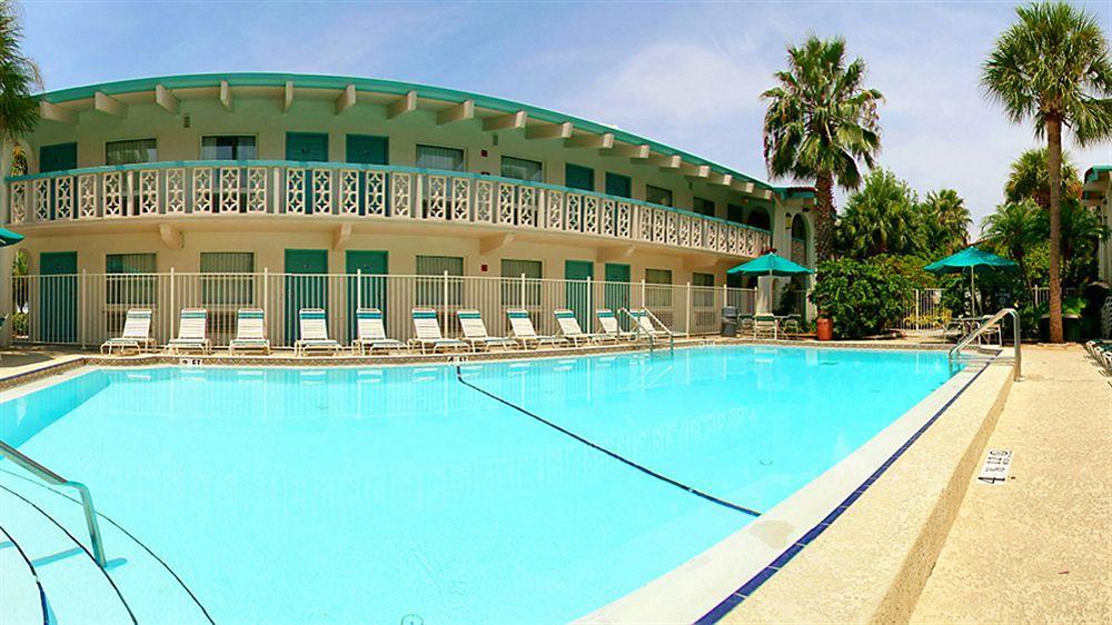 Red Roof Inn Tampa Bay - St. Petersburg Bagian luar foto