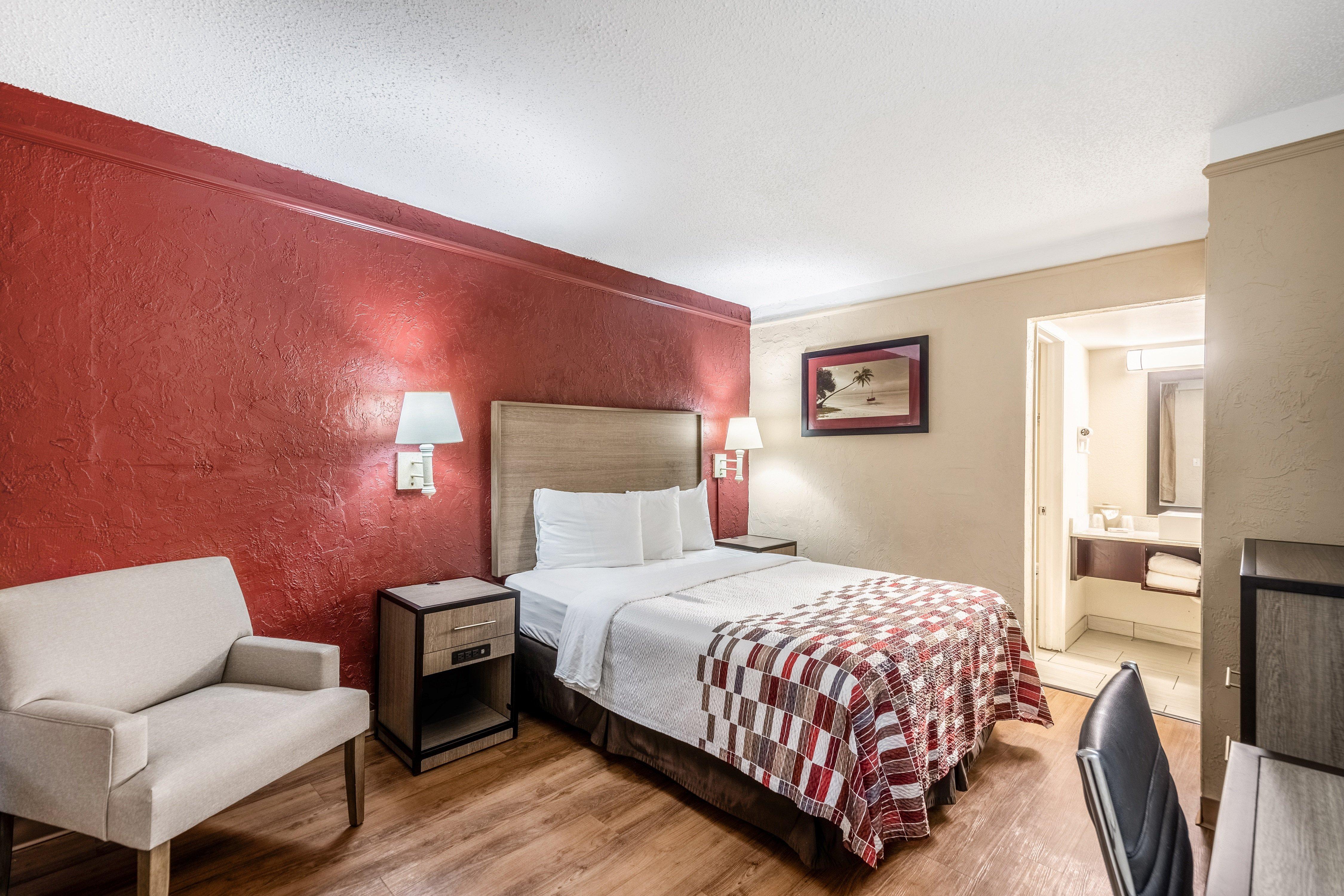Red Roof Inn Tampa Bay - St. Petersburg Bagian luar foto