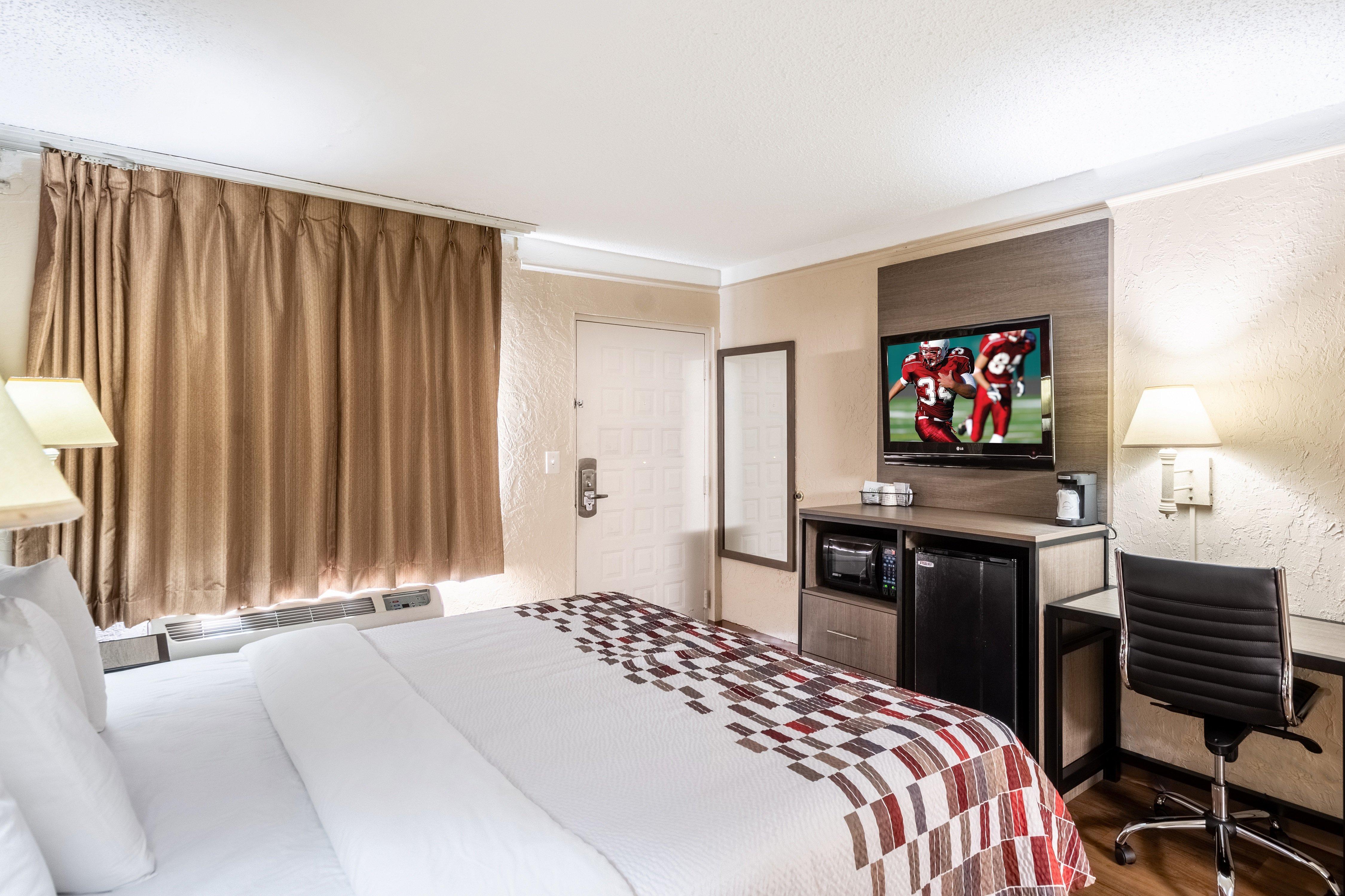 Red Roof Inn Tampa Bay - St. Petersburg Bagian luar foto