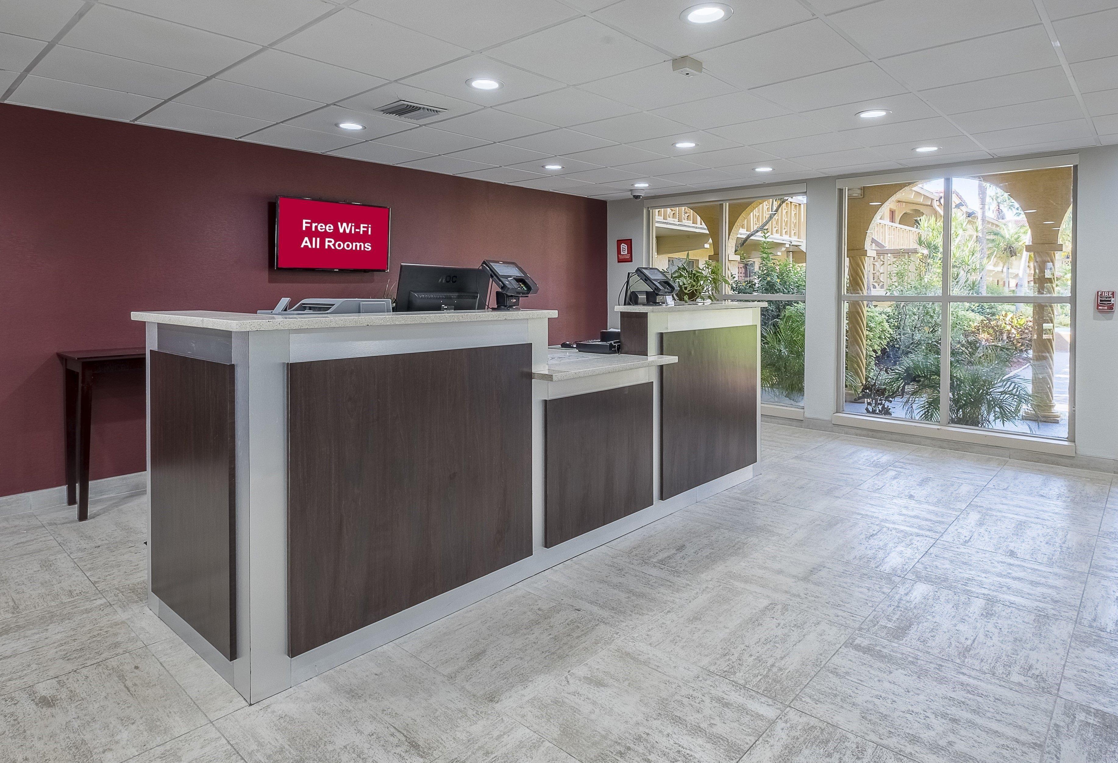 Red Roof Inn Tampa Bay - St. Petersburg Bagian luar foto