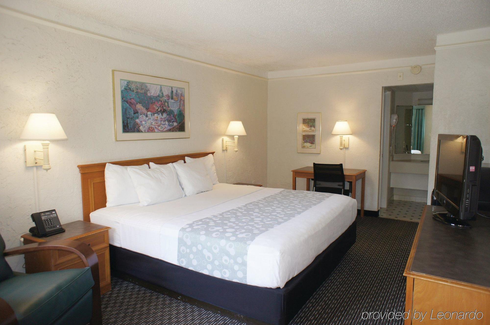 Red Roof Inn Tampa Bay - St. Petersburg Bagian luar foto